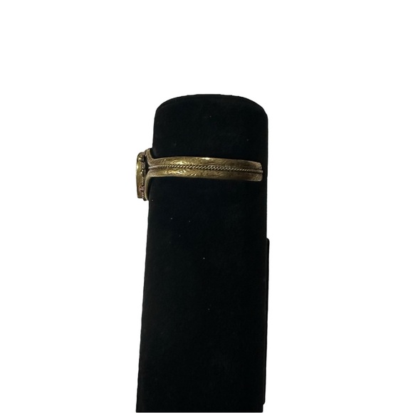 Vtg Brass & 23.4mm Native American Royston Turquoise Teardrop Cuff Bracelet 7” - Picture 7 of 15